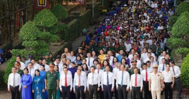 Bí thư Thành ủy Nguyễn Văn Nên cùng các lãnh đạo TP.HCM dự Lễ Giỗ tổ Hùng Vương