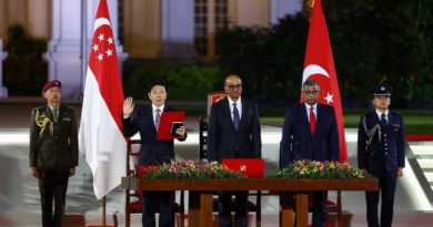 Thủ tướng Chính phủ Phạm Minh Chính gửi thư chúc mừng Thủ tướng Singapore