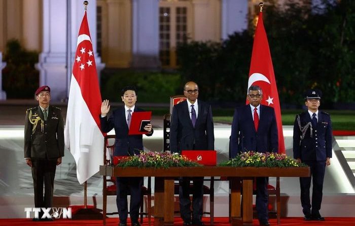 Thủ tướng Chính phủ Phạm Minh Chính gửi thư chúc mừng Thủ tướng Singapore